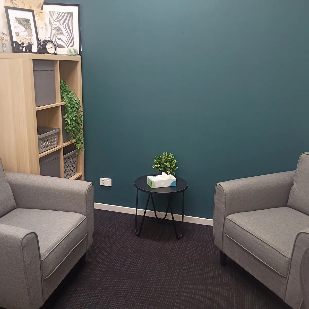 Consulting Room in Morayfield in a counselling session image, counselling services, thryve